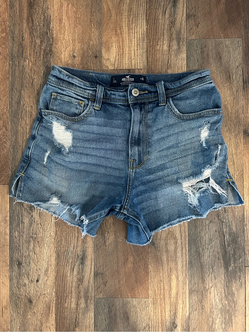 Hollister High-rise Vintage Stretch Short with Sunflower Embroidered Pocket